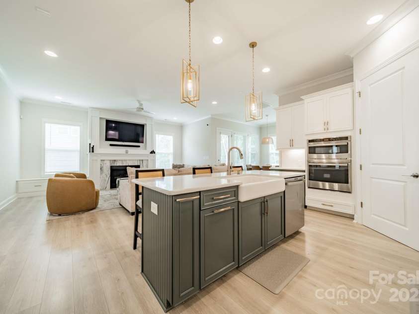 17150 Sand Bank Road, Charlotte, NC 28278.  MLS# CAR4290063, YatesRealty ID 32406. 