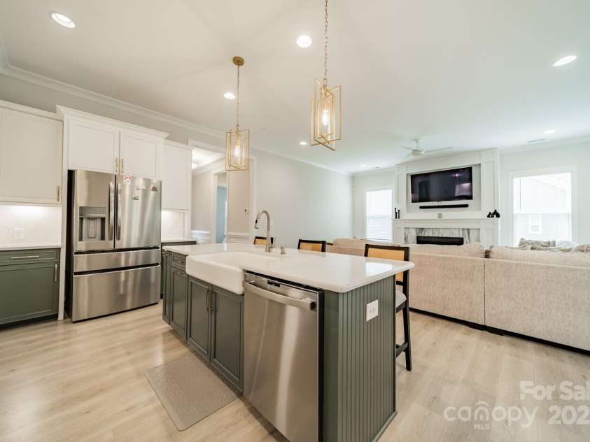 17150 Sand Bank Road, Charlotte, NC 28278.  MLS# CAR4290063, YatesRealty ID 32406. 