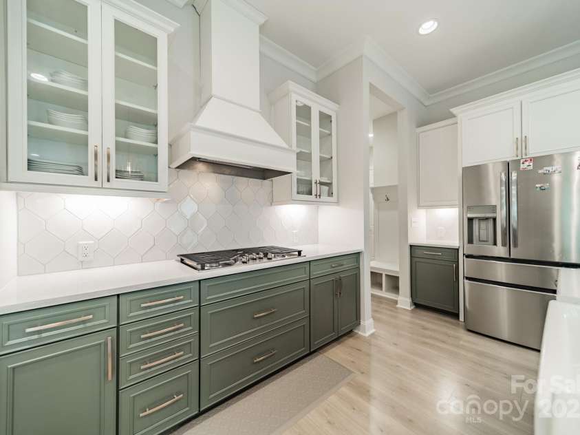 17150 Sand Bank Road, Charlotte, NC 28278.  MLS# CAR4290063, YatesRealty ID 32406. 