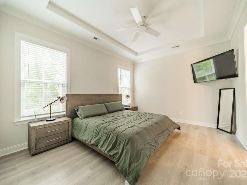17150 Sand Bank Road, Charlotte, NC 28278.  MLS# CAR4290063, YatesRealty ID 32406. 