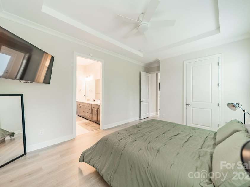 17150 Sand Bank Road, Charlotte, NC 28278.  MLS# CAR4290063, YatesRealty ID 32406. 