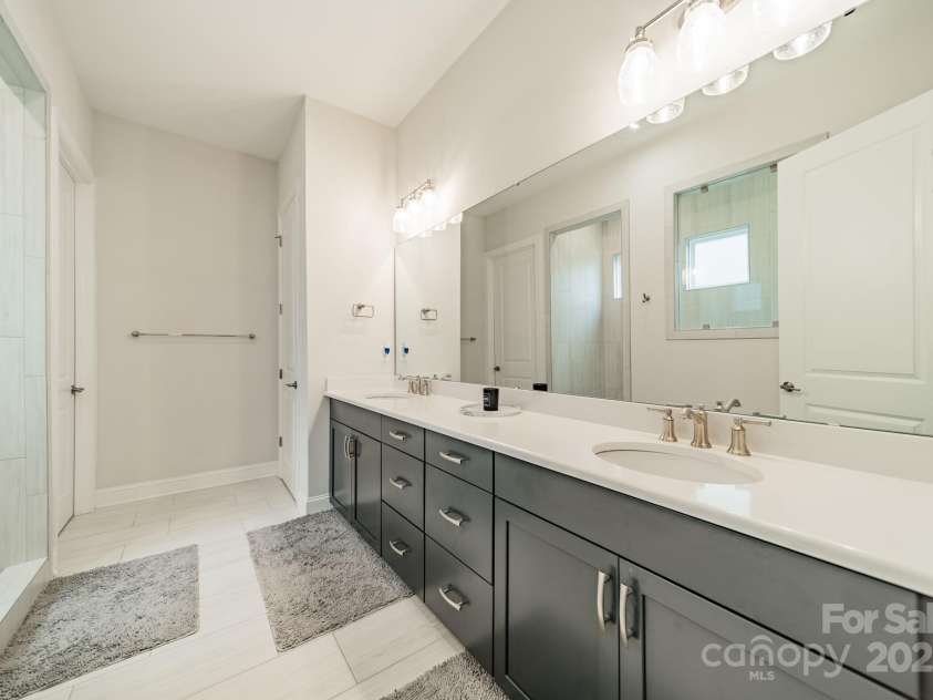 17150 Sand Bank Road, Charlotte, NC 28278.  MLS# CAR4290063, YatesRealty ID 32406. 