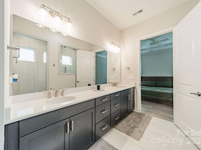 17150 Sand Bank Road, Charlotte, NC 28278.  MLS# CAR4290063, YatesRealty ID 32406. 