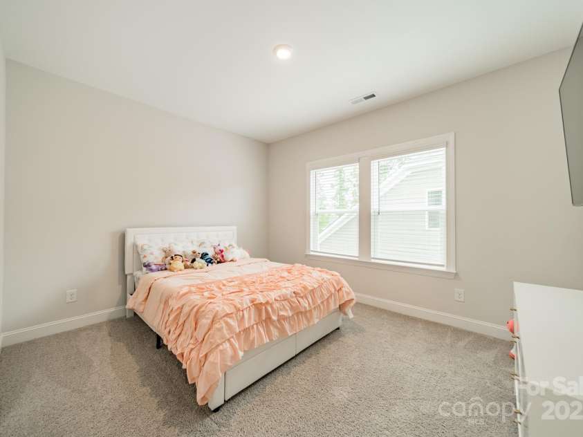 17150 Sand Bank Road, Charlotte, NC 28278.  MLS# CAR4290063, YatesRealty ID 32406. 