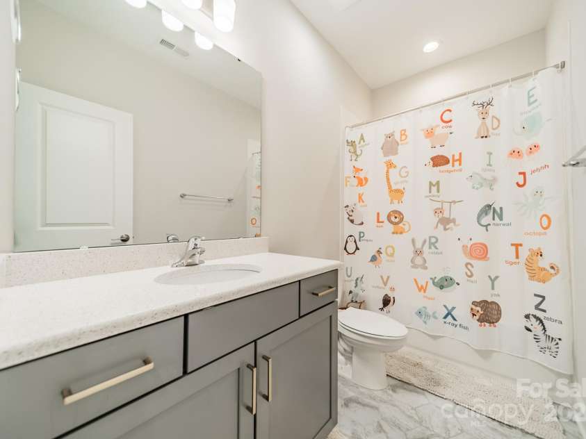 17150 Sand Bank Road, Charlotte, NC 28278.  MLS# CAR4290063, YatesRealty ID 32406. 