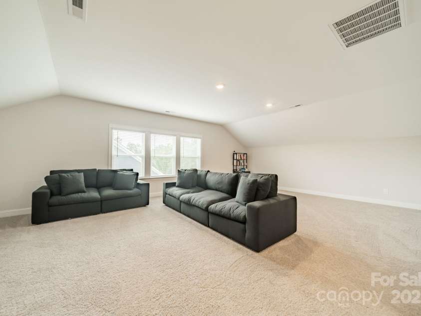 17150 Sand Bank Road, Charlotte, NC 28278.  MLS# CAR4290063, YatesRealty ID 32406. 