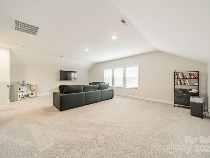 17150 Sand Bank Road, Charlotte, NC 28278.  MLS# CAR4290063, YatesRealty ID 32406. 