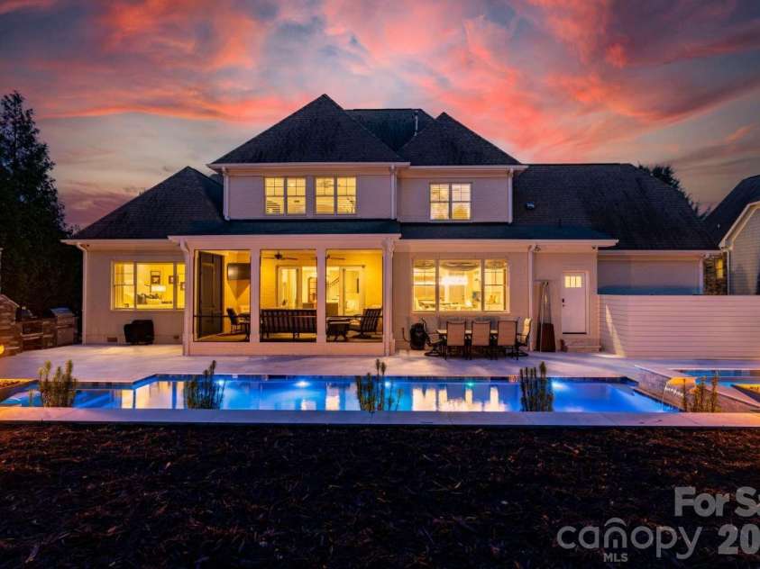 18027 Shearer Road, Davidson, NC 28036.  MLS# CAR4394599, YatesRealty ID 32407. 