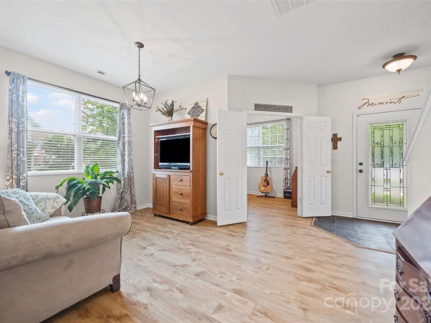 409 Garden Grove Road, Fort Mill, SC 29708.  MLS# CAR4290523, YatesRealty ID 32408. Family room