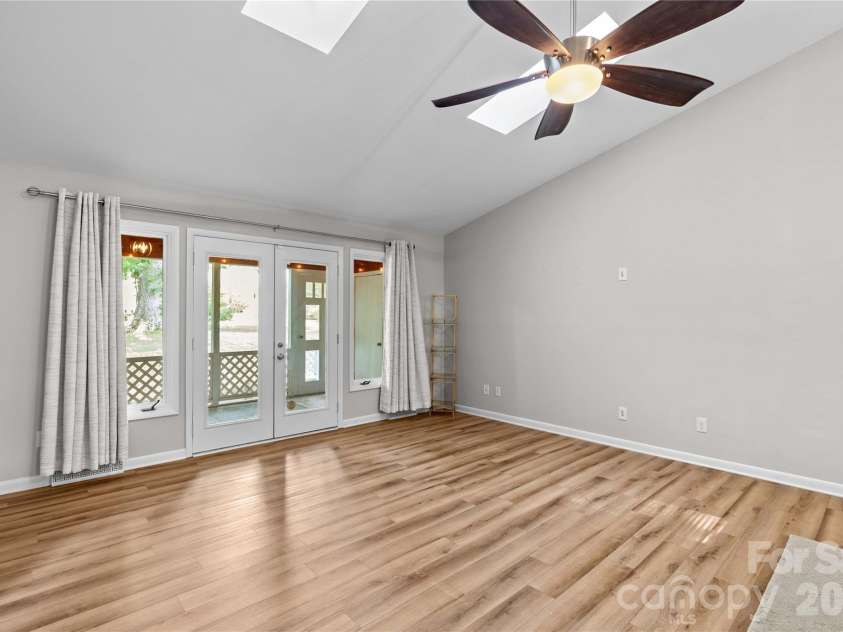 502 Wellington Hills Circle, Salisbury, NC 28147.  MLS# CAR4390526, YatesRealty ID 32408. 