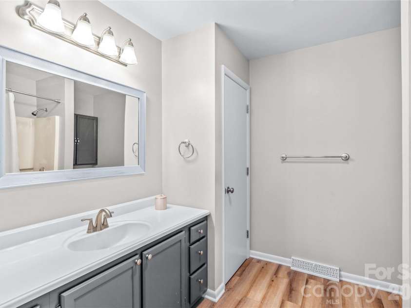 502 Wellington Hills Circle, Salisbury, NC 28147.  MLS# CAR4390526, YatesRealty ID 32408. 