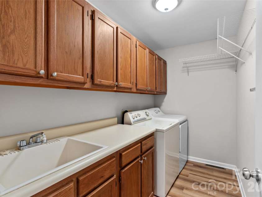 502 Wellington Hills Circle, Salisbury, NC 28147.  MLS# CAR4390526, YatesRealty ID 32408. 