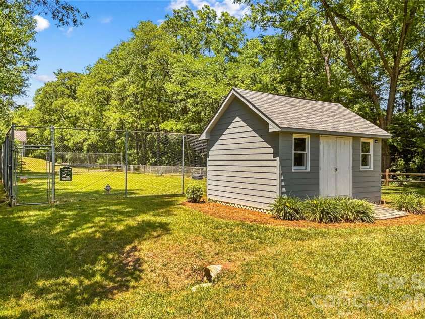 502 Wellington Hills Circle, Salisbury, NC 28147.  MLS# CAR4390526, YatesRealty ID 32408. 