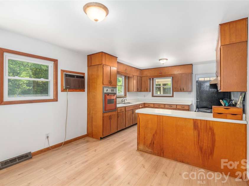 1140 Groundhog Road, Canton, NC 28716.  MLS# CAR4373723, YatesRealty ID 32409. 