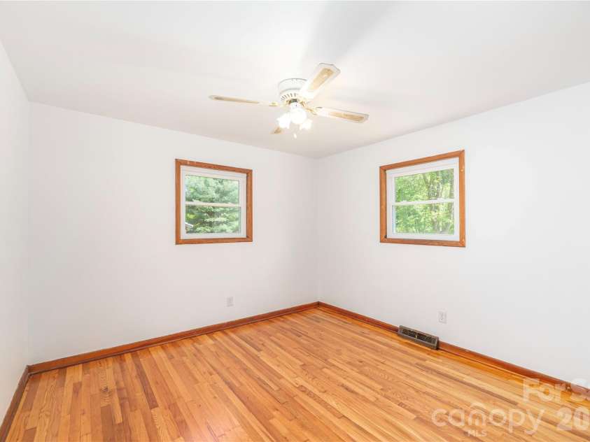 1140 Groundhog Road, Canton, NC 28716.  MLS# CAR4373723, YatesRealty ID 32409. 
