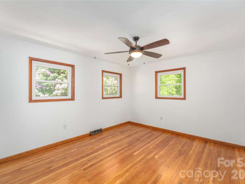 1140 Groundhog Road, Canton, NC 28716.  MLS# CAR4373723, YatesRealty ID 32409. 