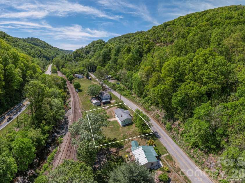 1140 Groundhog Road, Canton, NC 28716.  MLS# CAR4373723, YatesRealty ID 32409. 