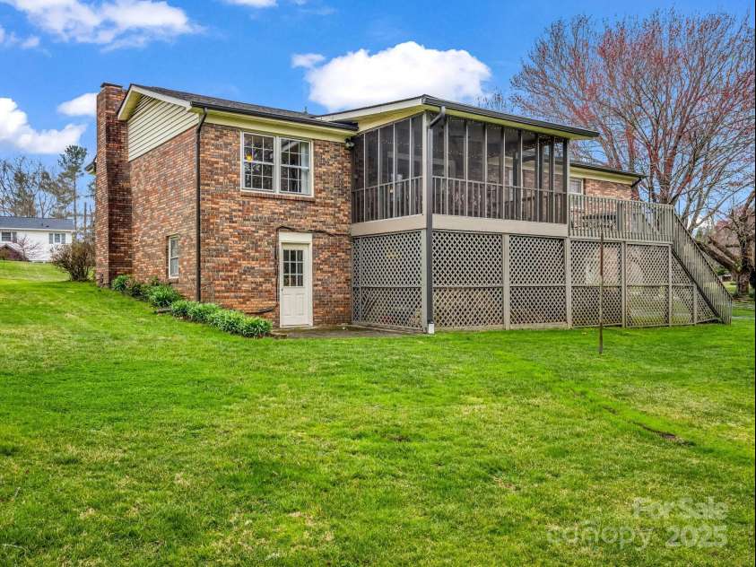 1286 Glenheath Drive, Hendersonville, NC 28791.  MLS# CAR4291667, YatesRealty ID 32409. 