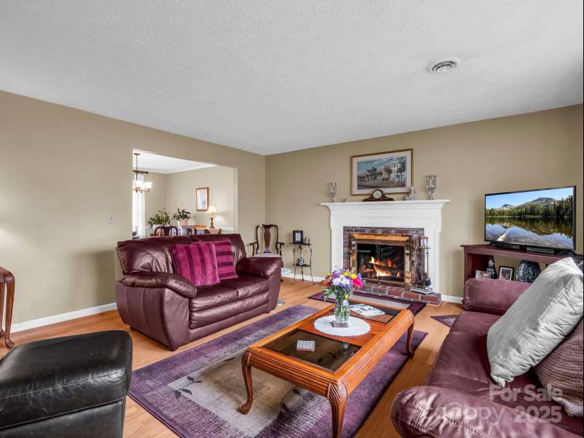 1286 Glenheath Drive, Hendersonville, NC 28791.  MLS# CAR4291667, YatesRealty ID 32409. 