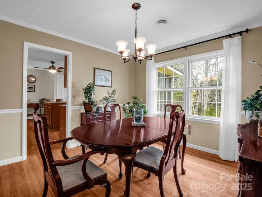 1286 Glenheath Drive, Hendersonville, NC 28791.  MLS# CAR4291667, YatesRealty ID 32409. 