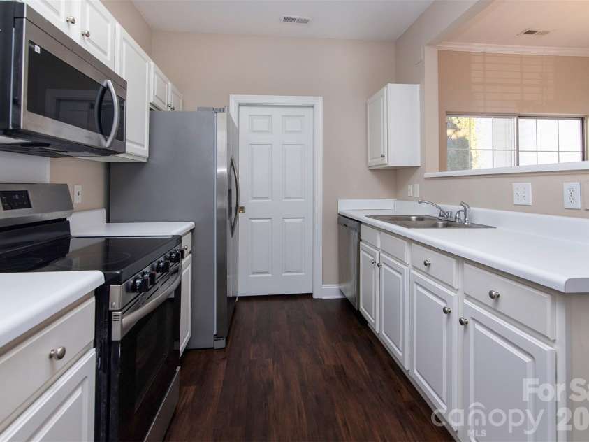2425 Ryerson Court, Charlotte, NC 28213.  MLS# CAR4335822, YatesRealty ID 3241. 