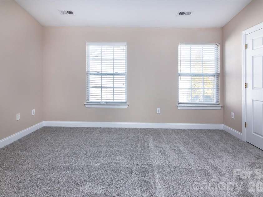 2425 Ryerson Court, Charlotte, NC 28213.  MLS# CAR4335822, YatesRealty ID 3241. 