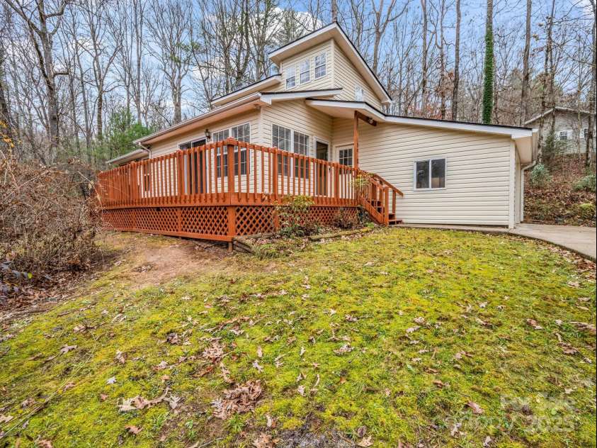 38 Renea Drive, Brevard, NC 28712.  MLS# CAR4325098, YatesRealty ID 3241. 