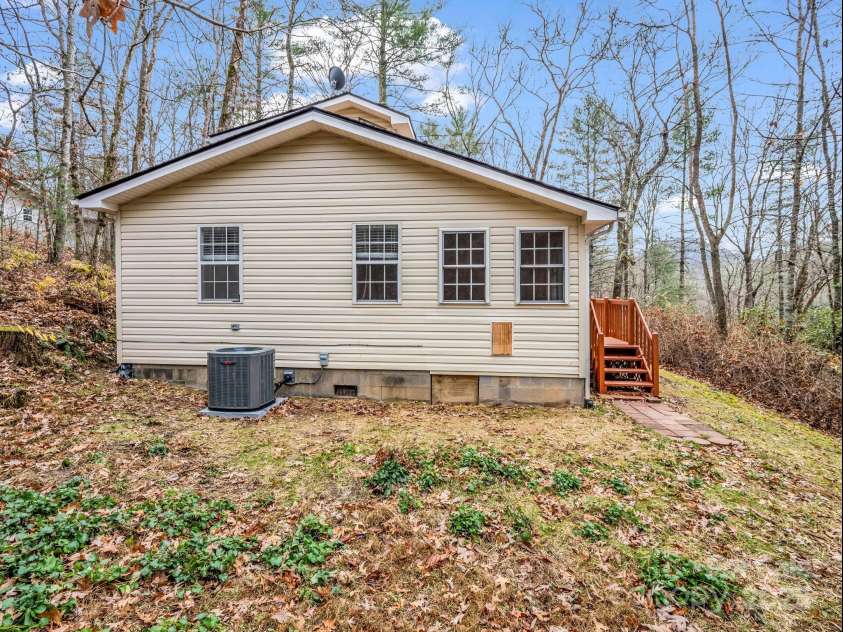 38 Renea Drive, Brevard, NC 28712.  MLS# CAR4325098, YatesRealty ID 3241. 