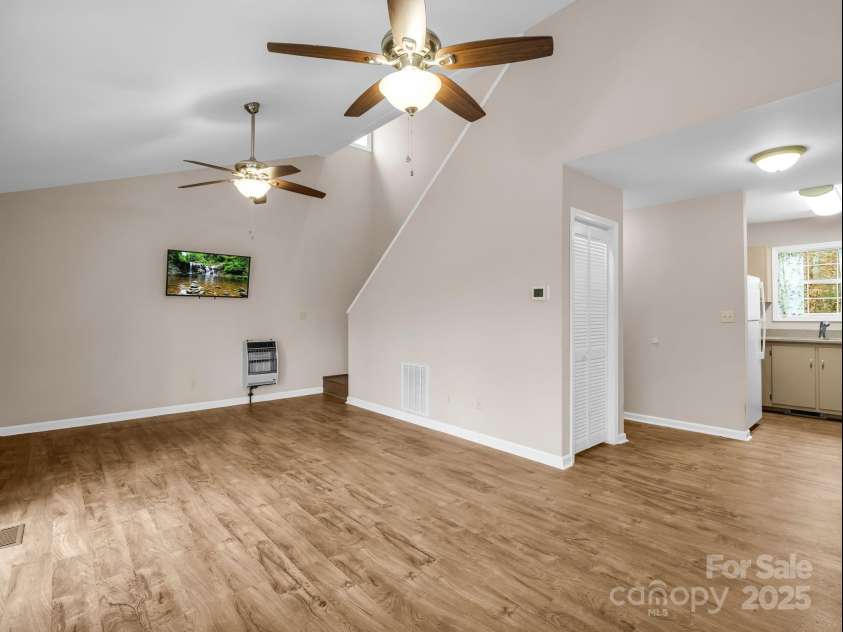 38 Renea Drive, Brevard, NC 28712.  MLS# CAR4325098, YatesRealty ID 3241. 