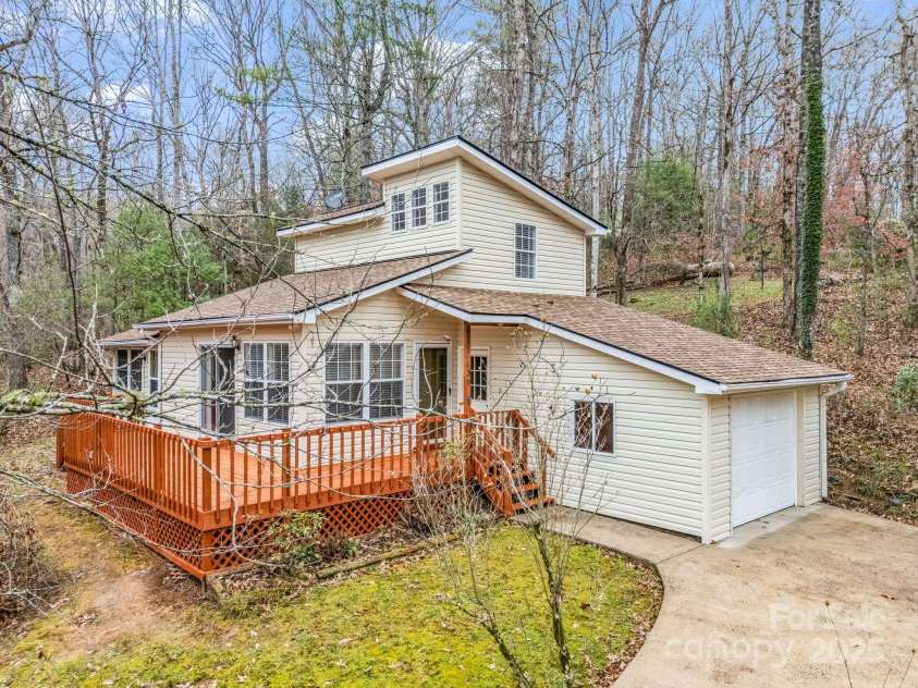 38 Renea Drive, Brevard, NC 28712.  MLS# CAR4325098, YatesRealty ID 3241. 