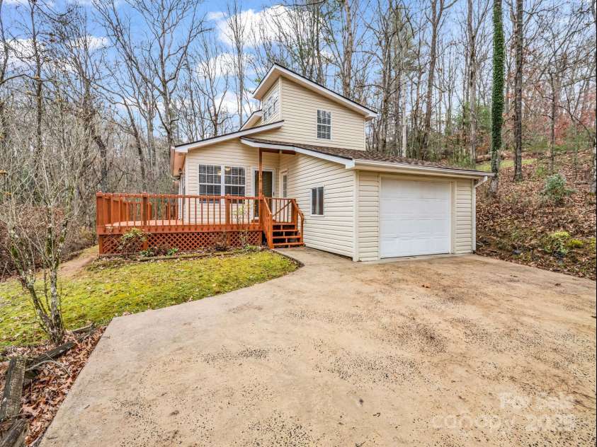38 Renea Drive, Brevard, NC 28712.  MLS# CAR4325098, YatesRealty ID 3241. 