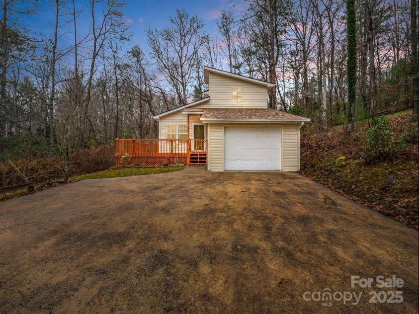 38 Renea Drive, Brevard, NC 28712.  MLS# CAR4325098, YatesRealty ID 3241. 