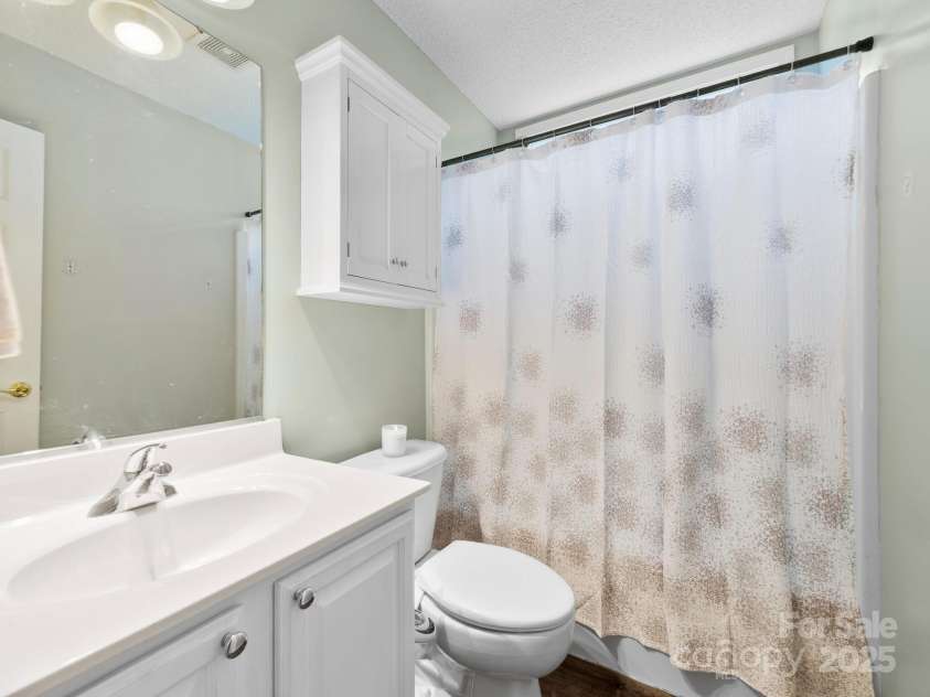 42 Morning Mist Road, Fletcher, NC 28732.  MLS# CAR4292025, YatesRealty ID 32410. Hall bath