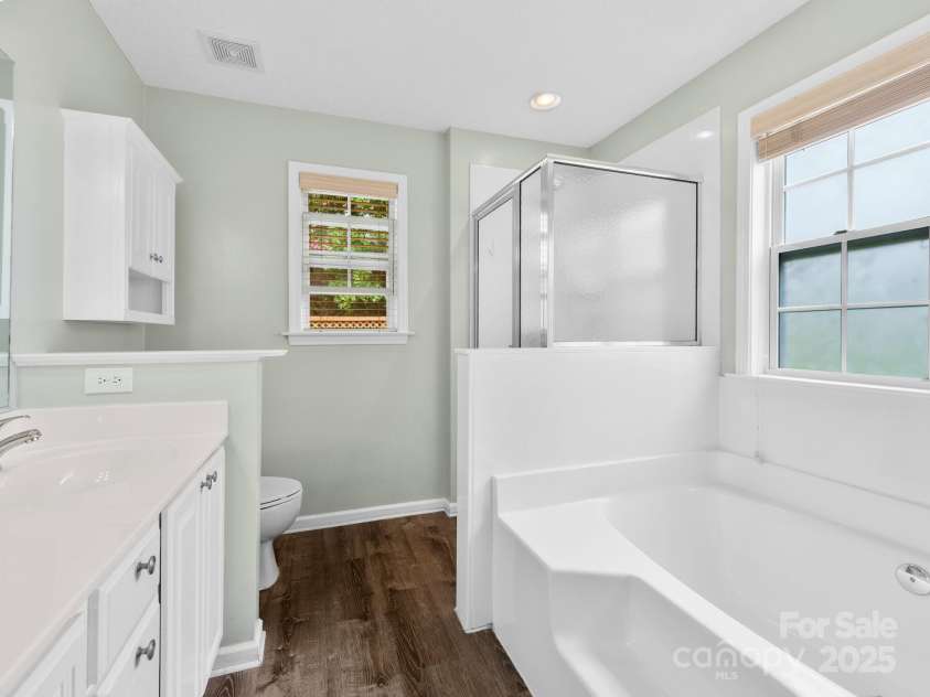 42 Morning Mist Road, Fletcher, NC 28732.  MLS# CAR4292025, YatesRealty ID 32410. You've got options, soak in the tub or hop in the shower!