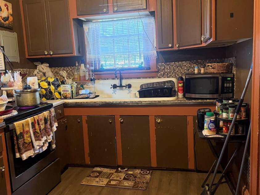 2918 Rush Avenue, Charlotte, NC 28208.  MLS# CAR4394242, YatesRealty ID 32411. 