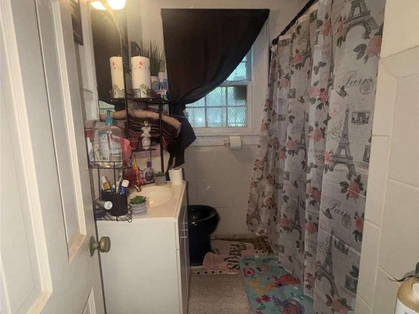 2918 Rush Avenue, Charlotte, NC 28208.  MLS# CAR4394242, YatesRealty ID 32411. 