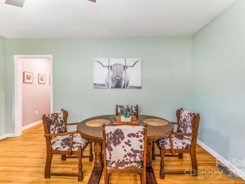 474 Glenwood Drive, Marion, NC 28752.  MLS# CAR4276270, YatesRealty ID 32411. 