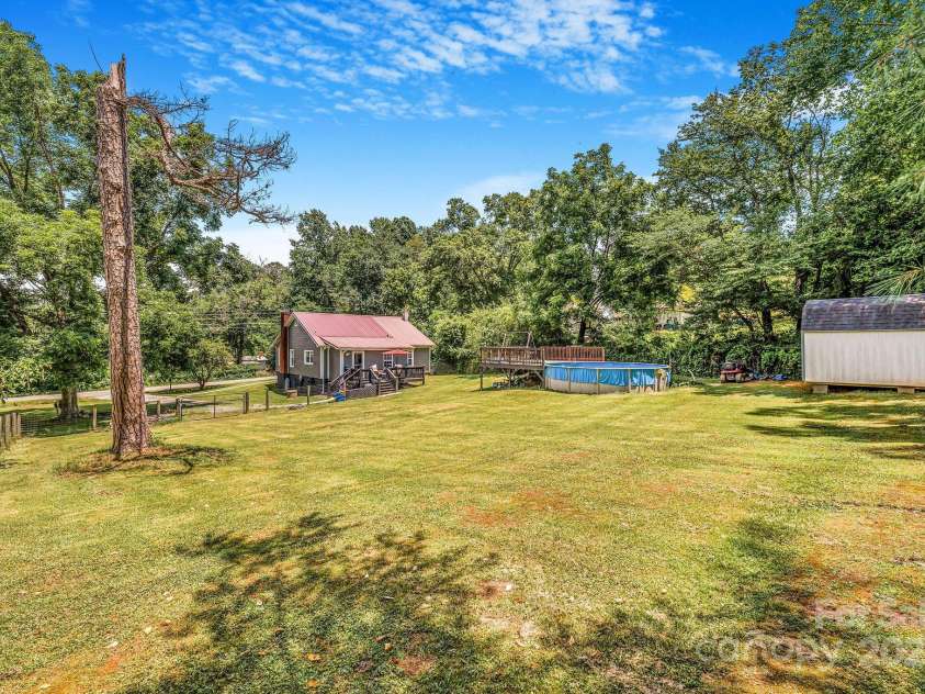 474 Glenwood Drive, Marion, NC 28752.  MLS# CAR4276270, YatesRealty ID 32411. 