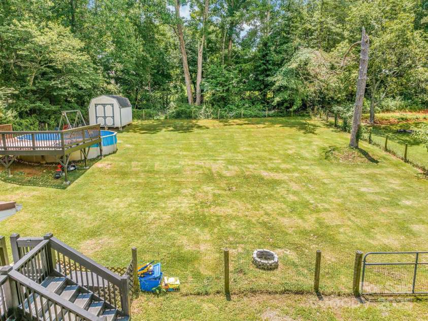 474 Glenwood Drive, Marion, NC 28752.  MLS# CAR4276270, YatesRealty ID 32411. 