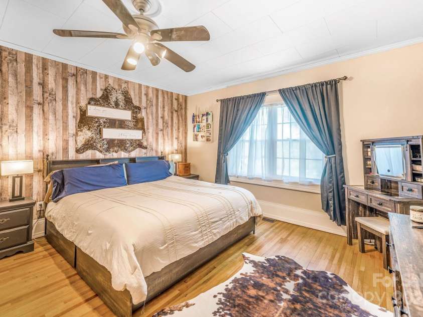 474 Glenwood Drive, Marion, NC 28752.  MLS# CAR4276270, YatesRealty ID 32411. Primary bedroom