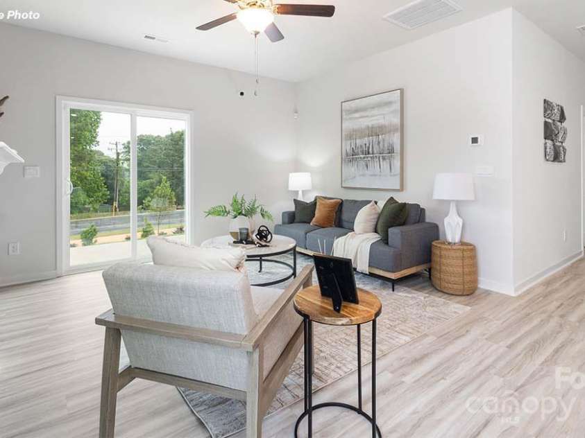 13109 Bristlehead Way, Charlotte, NC 28215.  MLS# CAR4284983, YatesRealty ID 32412. 