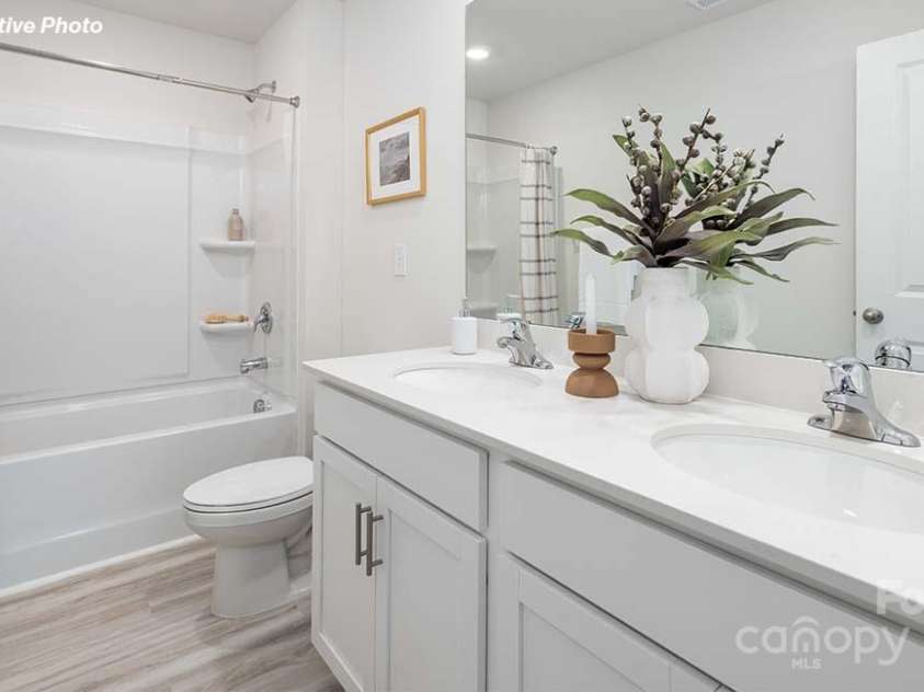 13109 Bristlehead Way, Charlotte, NC 28215.  MLS# CAR4284983, YatesRealty ID 32412. 