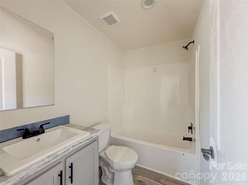 2401 Liberty Church Road, Hickory, NC 28601.  MLS# CAR4395624, YatesRealty ID 32412. 