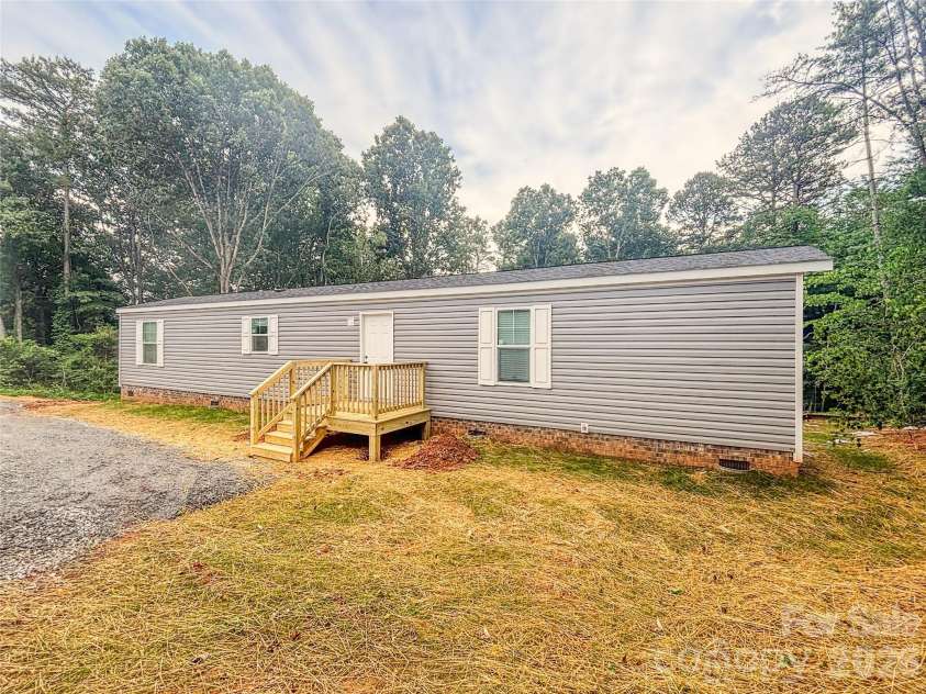 2401 Liberty Church Road, Hickory, NC 28601.  MLS# CAR4395624, YatesRealty ID 32412. 