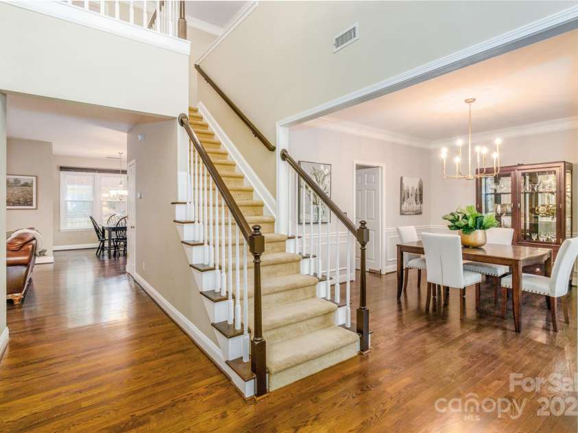 302 Bramwell Place, Matthews, NC 28105.  MLS# CAR4291565, YatesRealty ID 32413. 