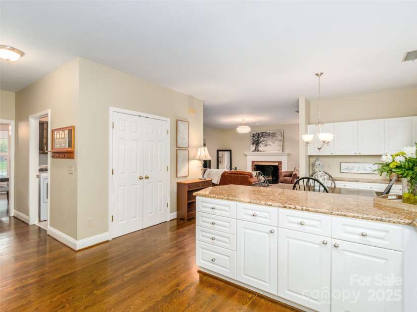 302 Bramwell Place, Matthews, NC 28105.  MLS# CAR4291565, YatesRealty ID 32413. 
