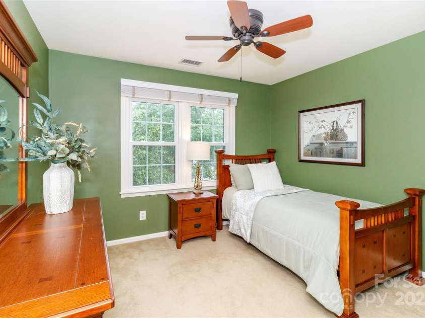 302 Bramwell Place, Matthews, NC 28105.  MLS# CAR4291565, YatesRealty ID 32413. 