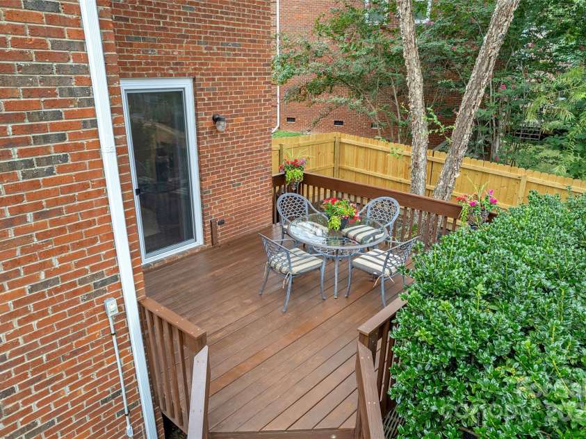 302 Bramwell Place, Matthews, NC 28105.  MLS# CAR4291565, YatesRealty ID 32413. 