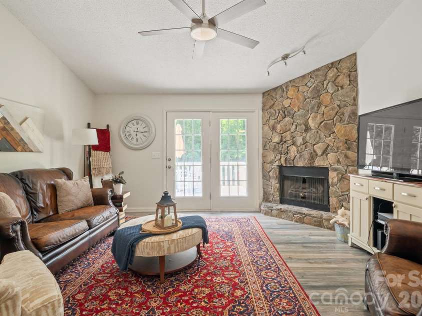 1133 Finger Bridge Road, Hickory, NC 28602.  MLS# CAR4393755, YatesRealty ID 32414. 