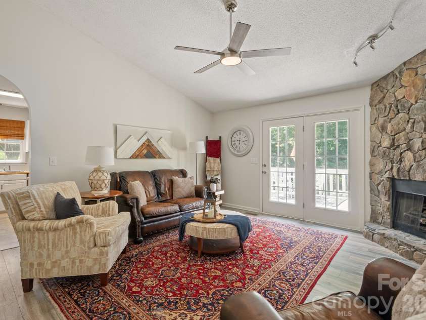 1133 Finger Bridge Road, Hickory, NC 28602.  MLS# CAR4393755, YatesRealty ID 32414. 